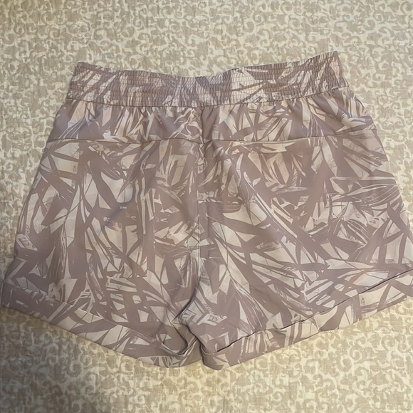 Lululemon Spring Break Away high waisted shorts - Picture 5 of 6